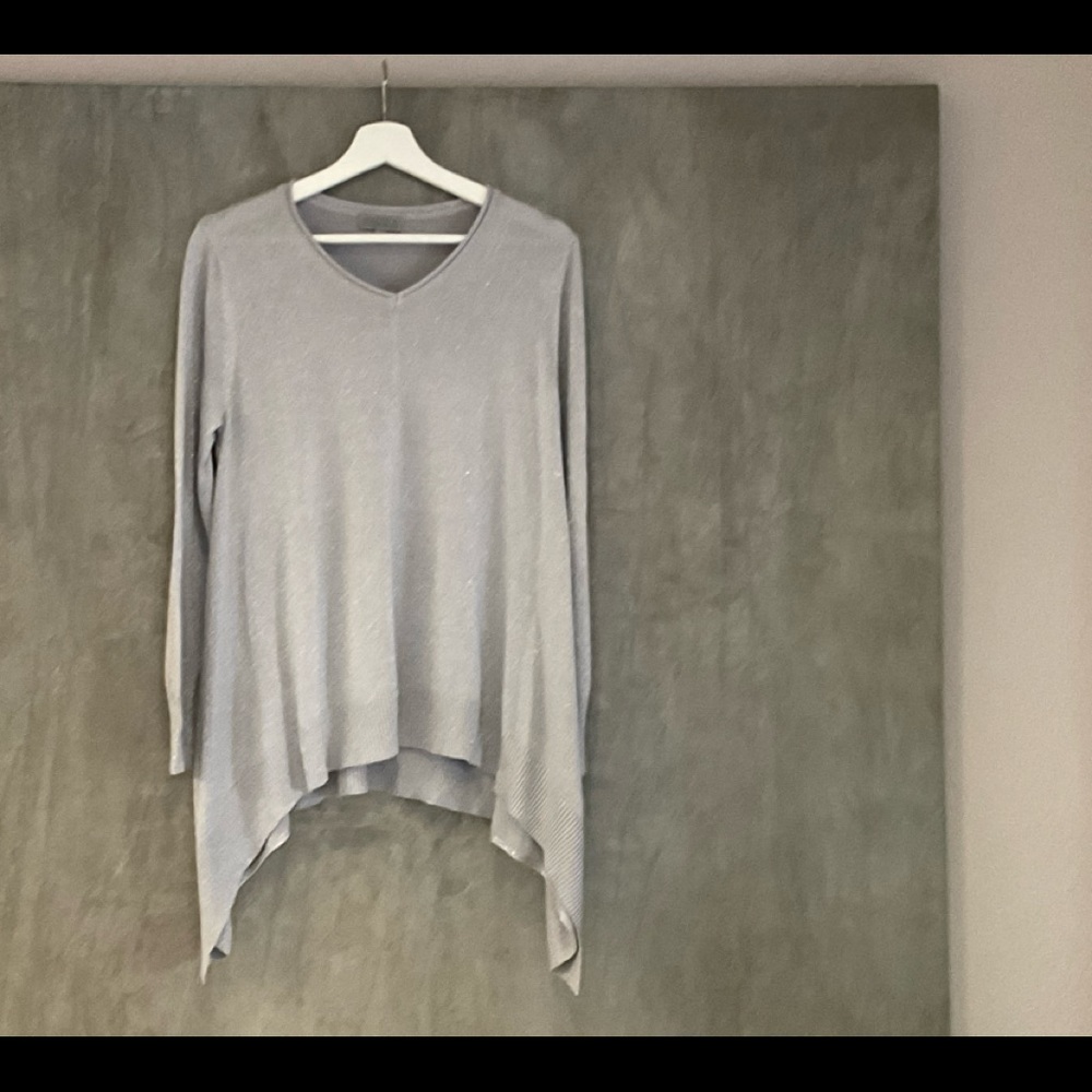 Beautiful Joseph A. Silver sweater